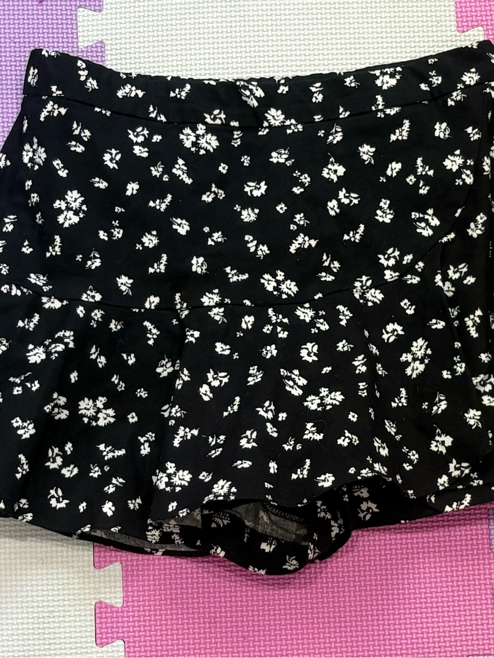 Zara Black & Wine Floral Mini Skort